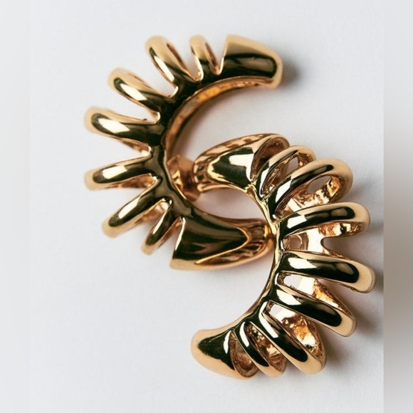 Zara Jewelry - TWISTED HOOP EARRINGS - Golden | ZARA